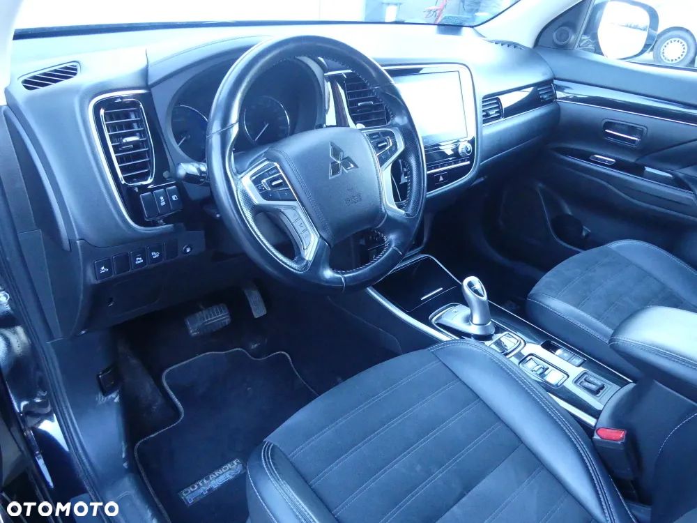 Mitsubishi Outlander ver-2-0-instyle-plus-4wd-cvt - 4