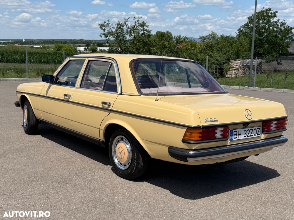 Mercedes-Benz W123 - 12