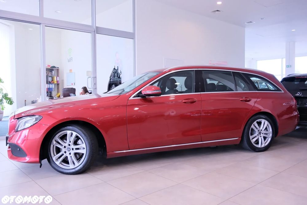 Mercedes-Benz Klasa E 220 d T 9G-TRONIC Avantgarde - 21