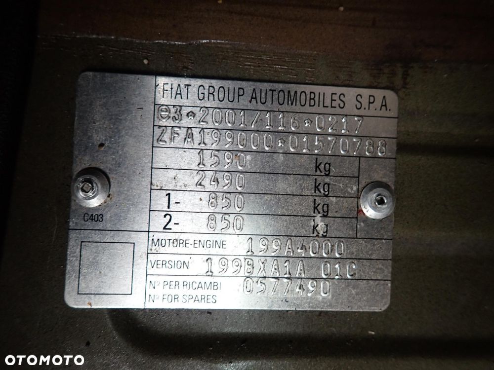 CZĘŚCI - Fiat Grande Punto 1,2 8V 65KM 199A4000 HB 5D lakier 876 2009r. INDEX - 9981 - 16