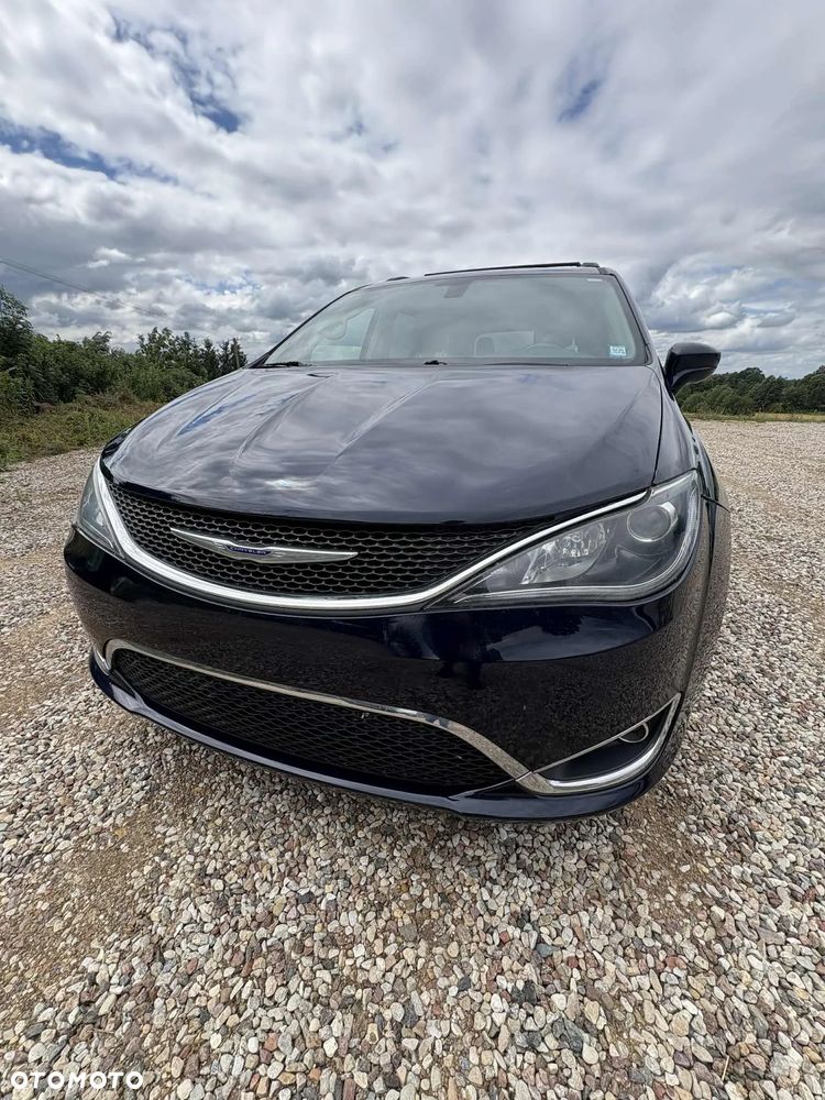 Chrysler Pacifica - 20