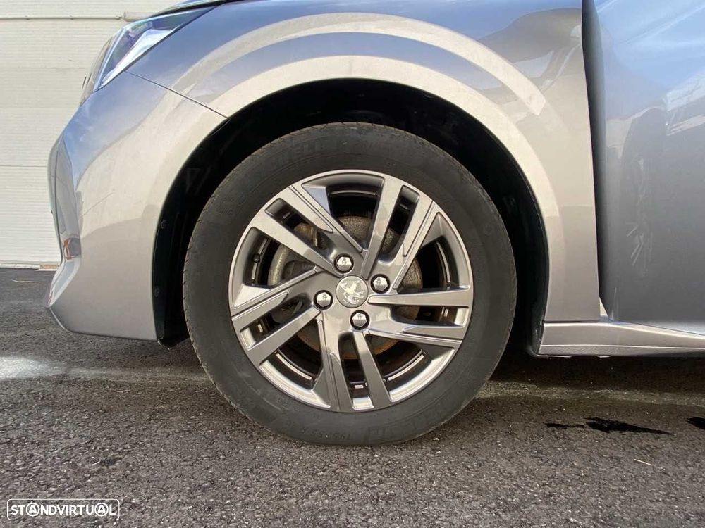 Peugeot 208 - 16