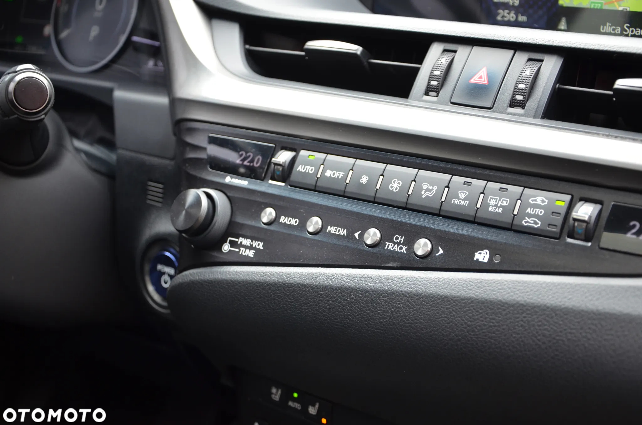 Lexus ES 300h Prestige - 15