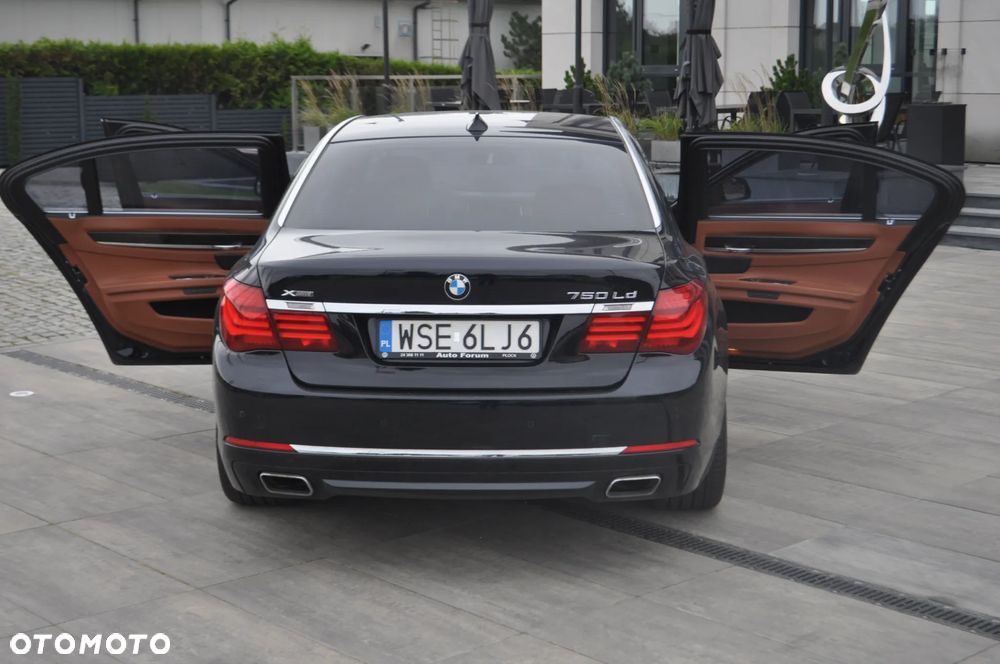 BMW Seria 7 750Ld xDrive - 19