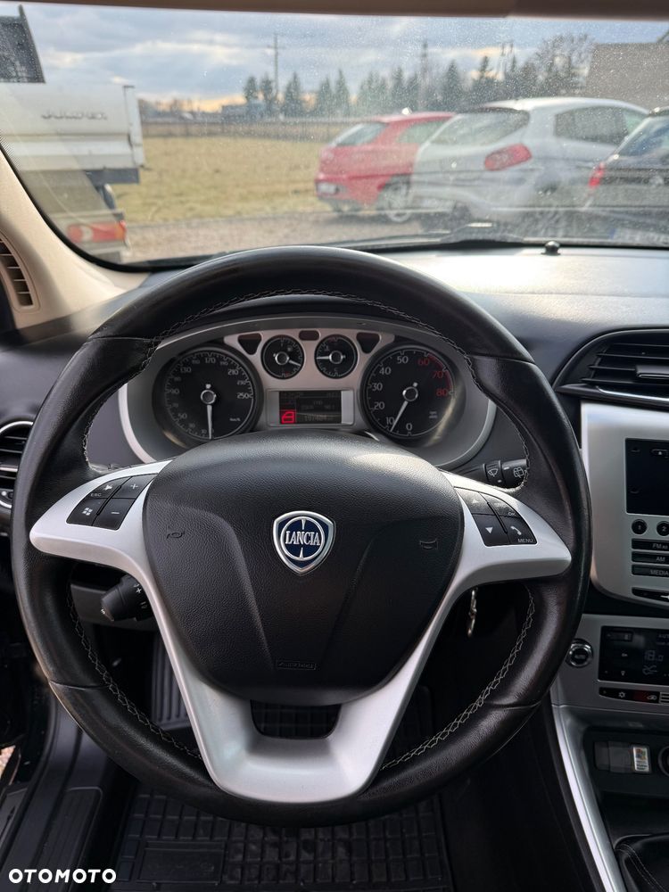 Lancia Delta 1.4 MultiAir16v Oro - 24