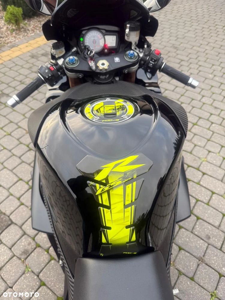 Suzuki GSX-R - 10