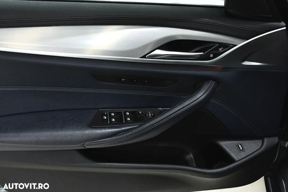 BMW Seria 5 520d Aut. Luxury Line - 31