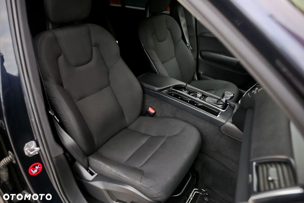 Volvo XC 90 D5 AWD Geartronic Momentum - 27