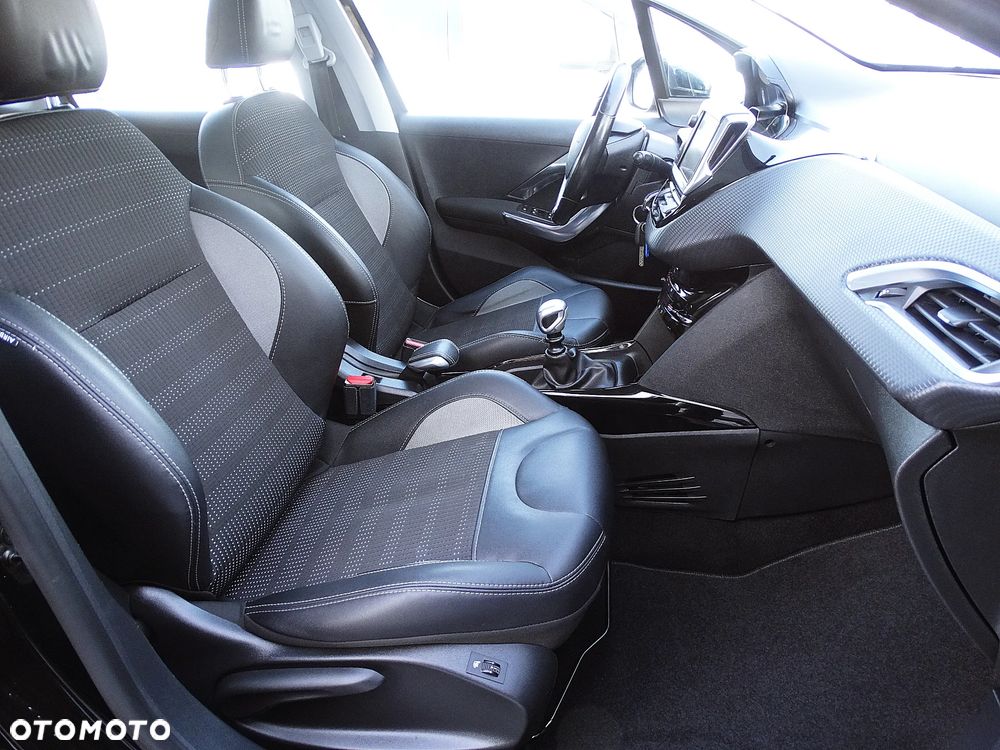 Peugeot 2008 BlueHDi FAP 120 STOP & START Business-Line - 32