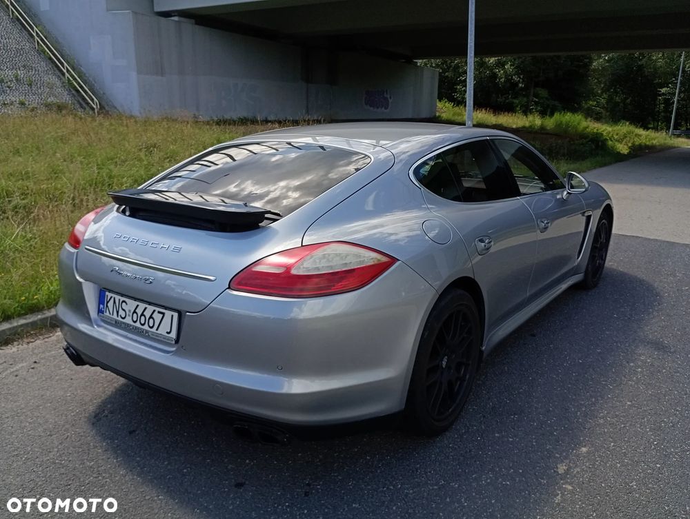 Porsche Panamera 4S - 4