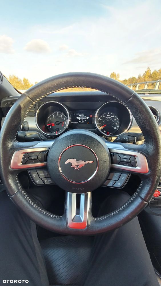 Ford Mustang Fastback GT - 9