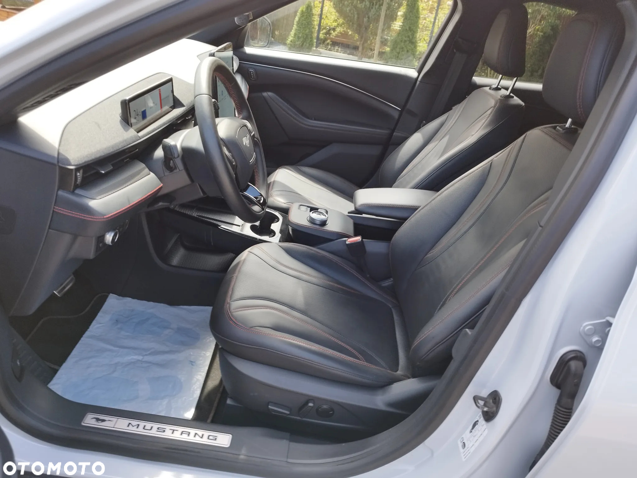 Ford Mustang Mach-E 91 kWh AWD Premium - 23
