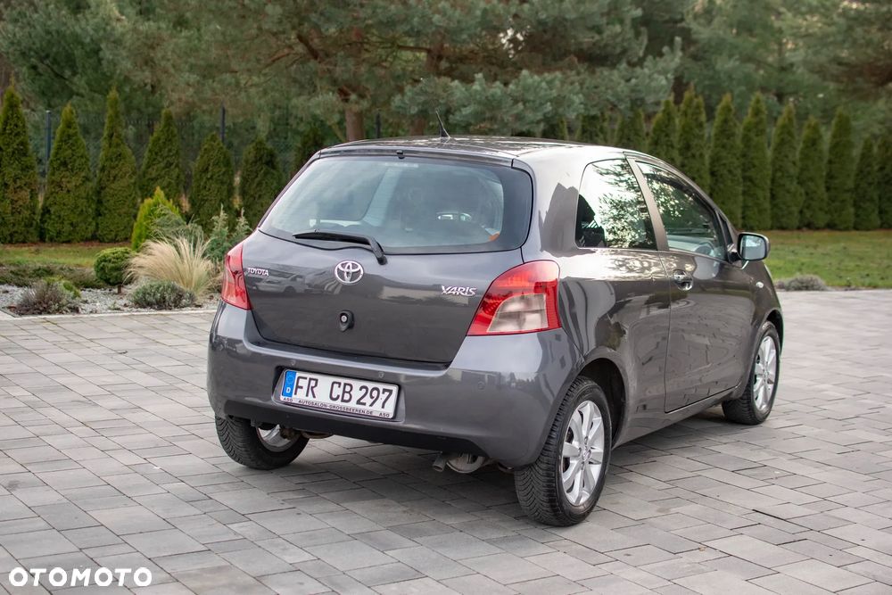 Toyota Yaris - 4