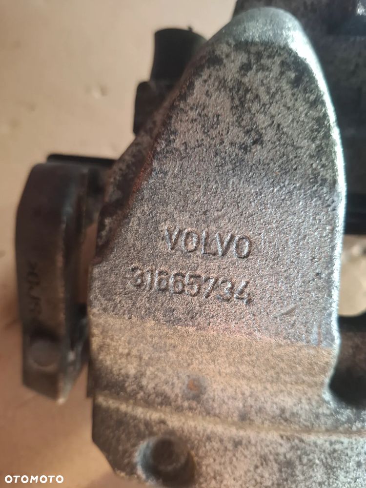 Volvo XC60 II zacisk lewy przód 31665734 - 5