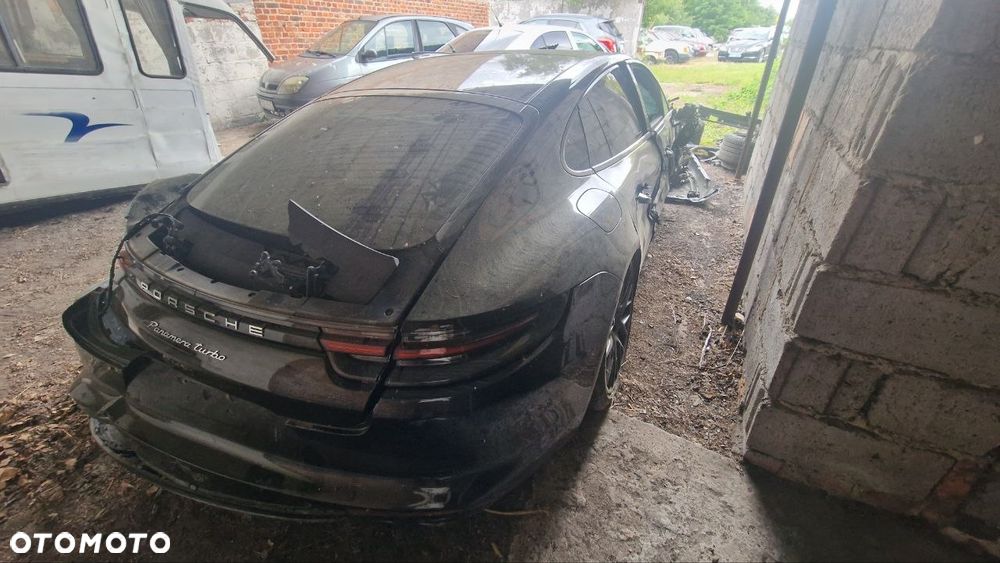 Porsche Panamera Turbo - 14