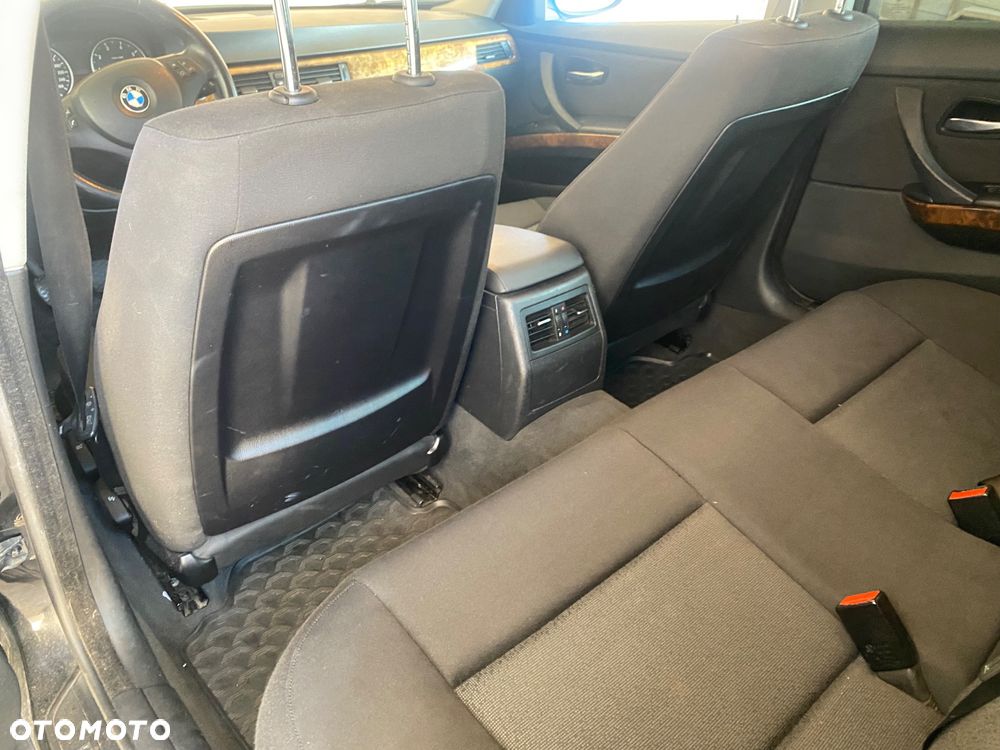 BMW Seria 3 318i - 13