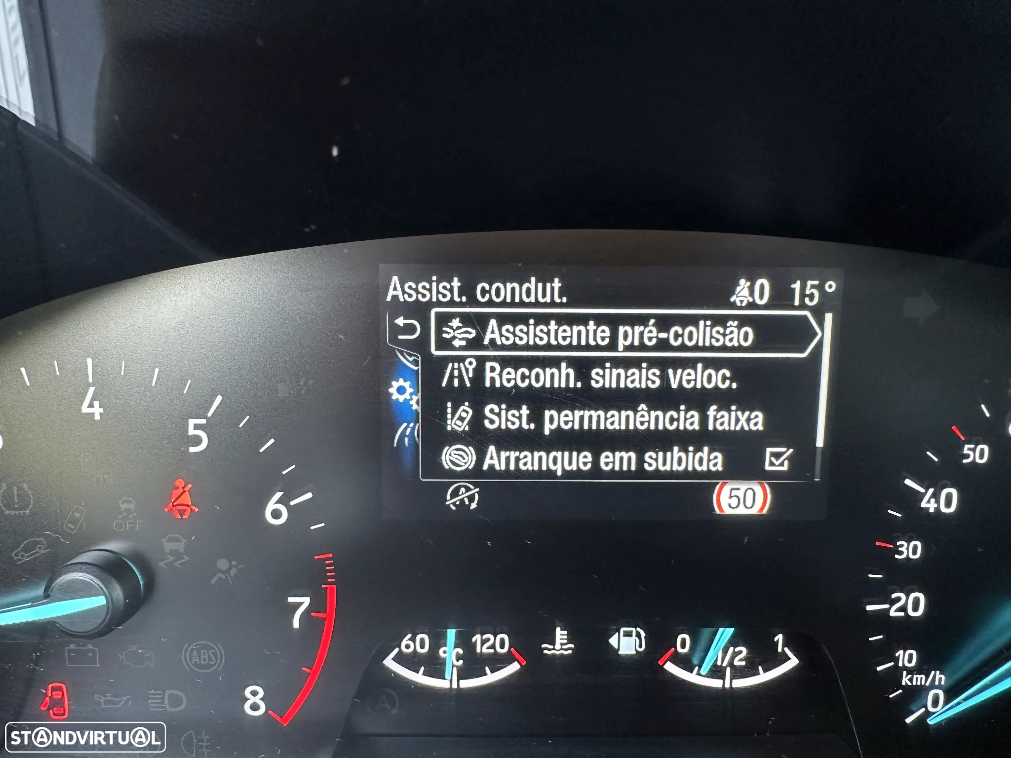 Ford Focus 1.0 EcoBoost ST-Line - 40