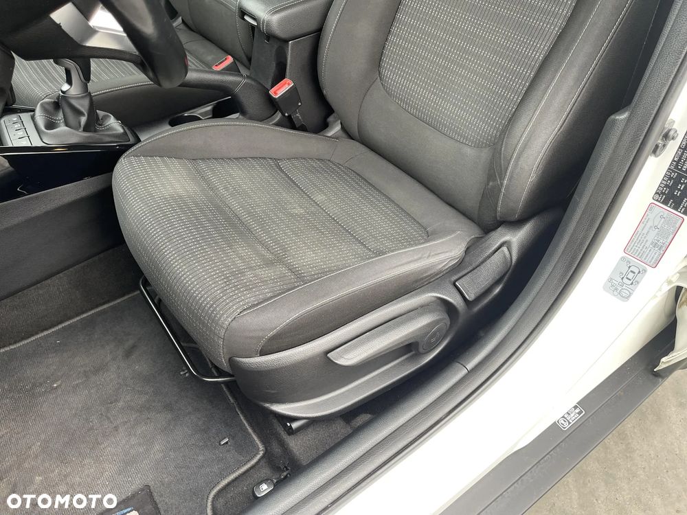 Kia Stonic 1.4 L - 12