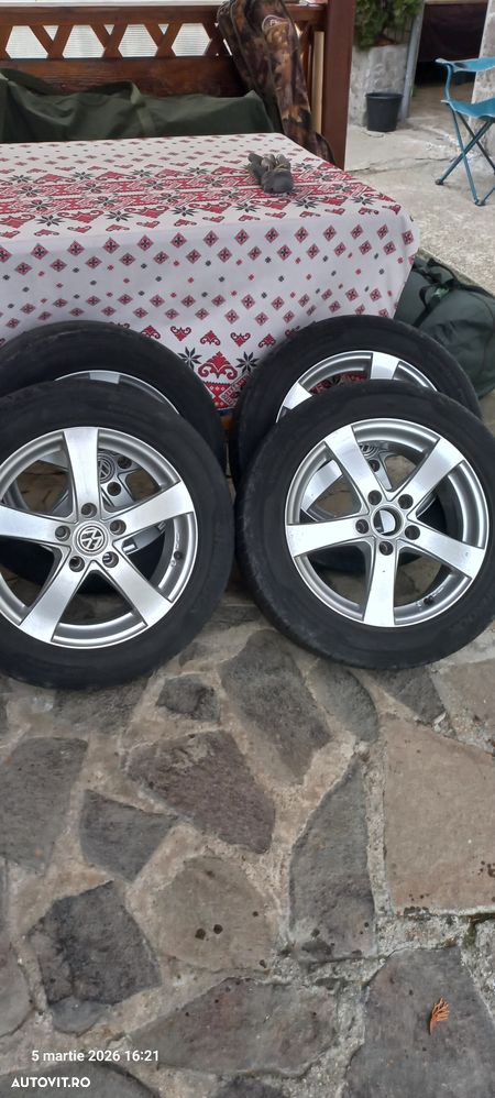 Volkswagen Golf 1.6 TDI DPF BlueMotion Technology Comfortline - 24