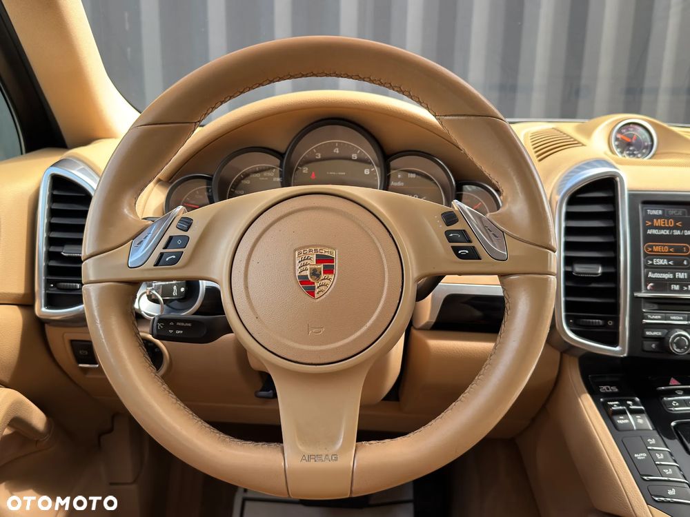Porsche Cayenne Standard - 28