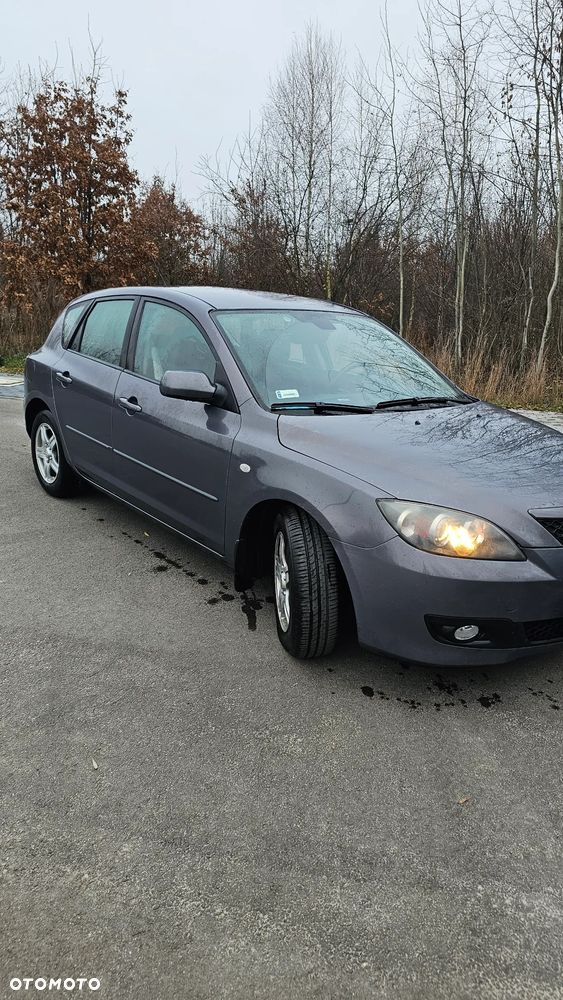 Mazda 3 1.6 Exclusive + - 1
