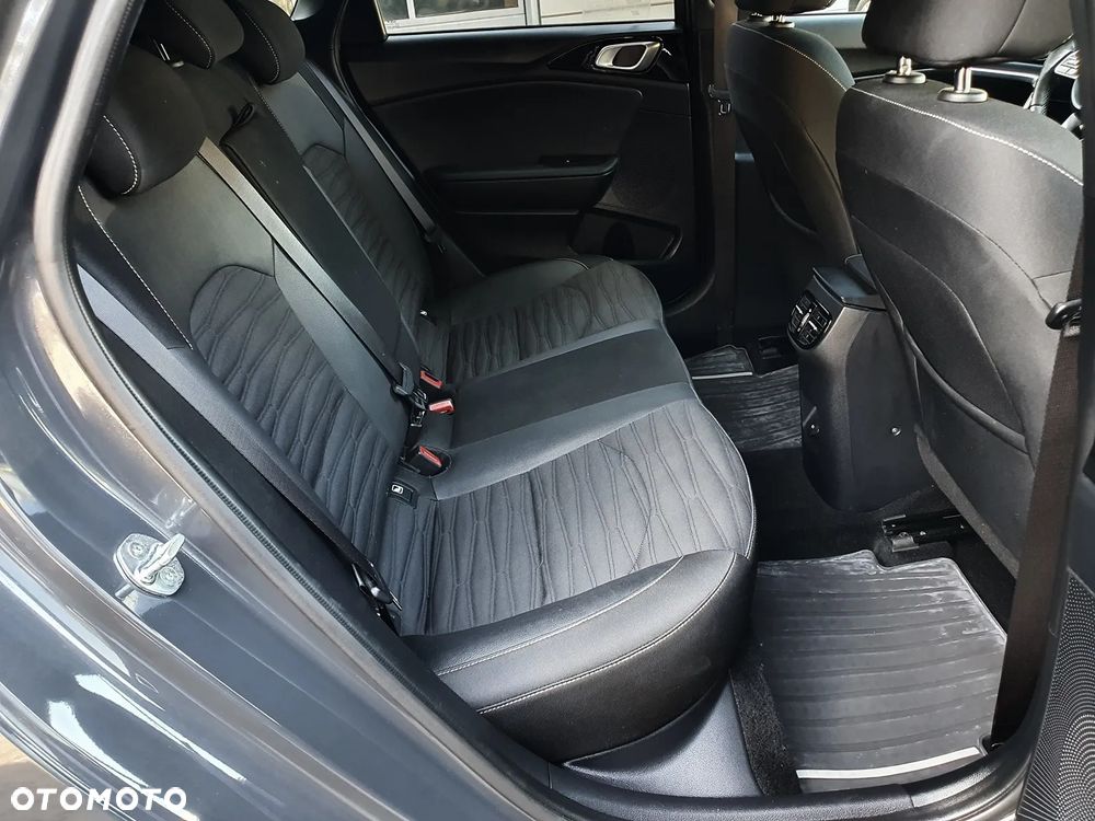 Kia Ceed 1.5 T-GDI GT-Line DCT - 12