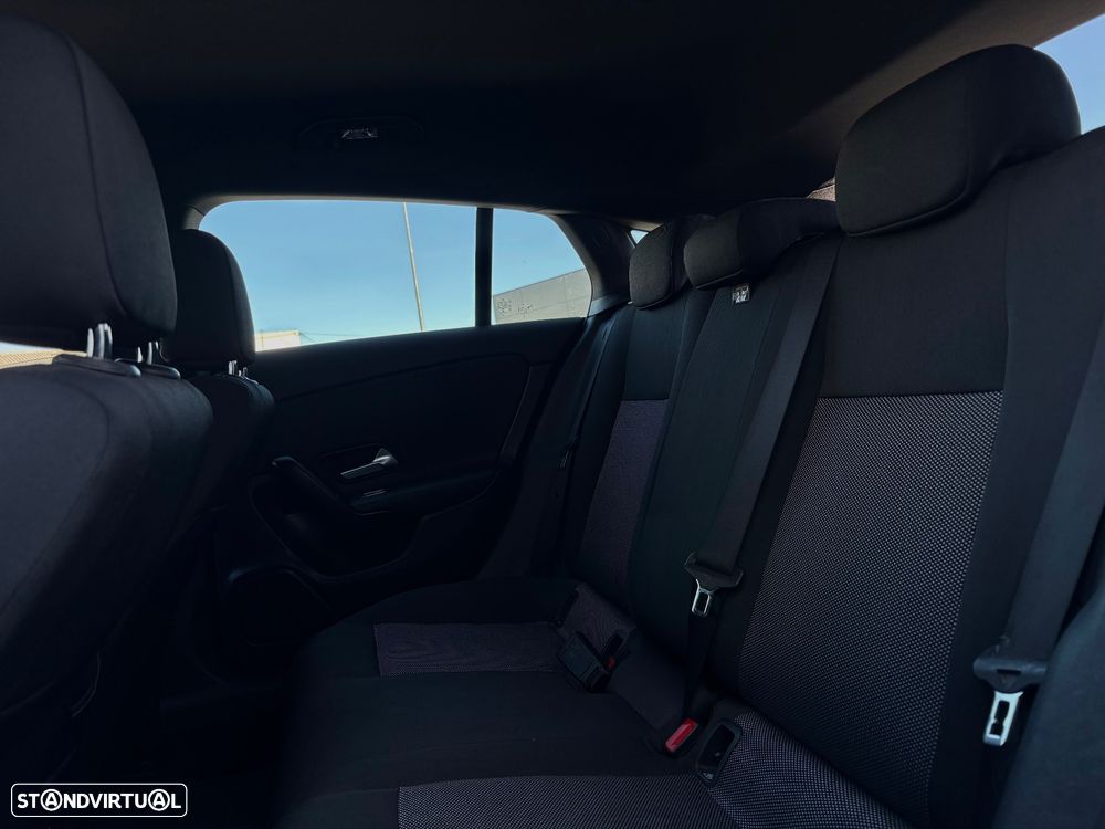 Mercedes-Benz CLA 180 d 7G-DCT Progressive - 12