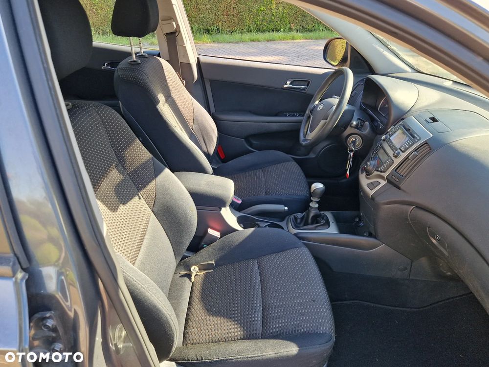 Hyundai i30 1.6 Comfort - 8