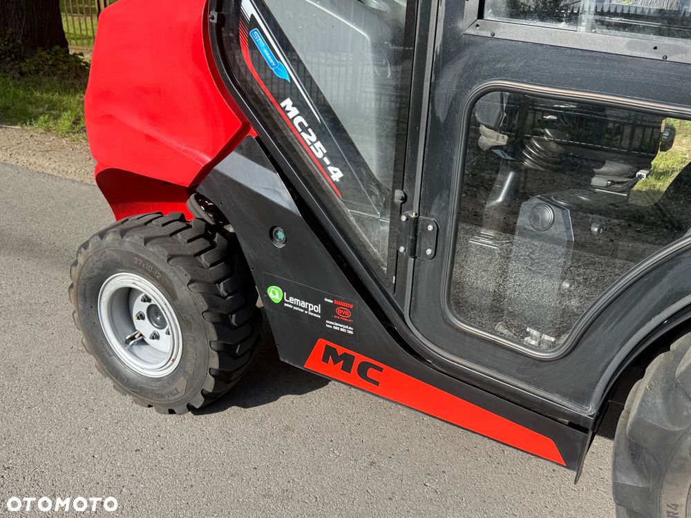 Manitou Terenowy Wózek Widłowy MC25-4 - 13