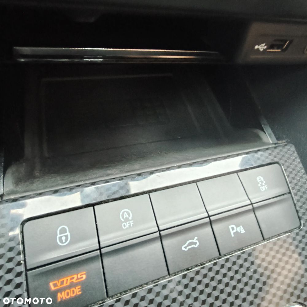 Skoda Octavia 2.0 TDI RS DSG - 30