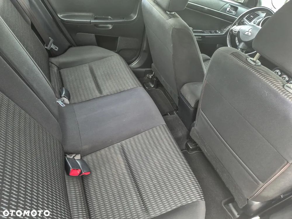 Mitsubishi Lancer 1.6 Intense - 17