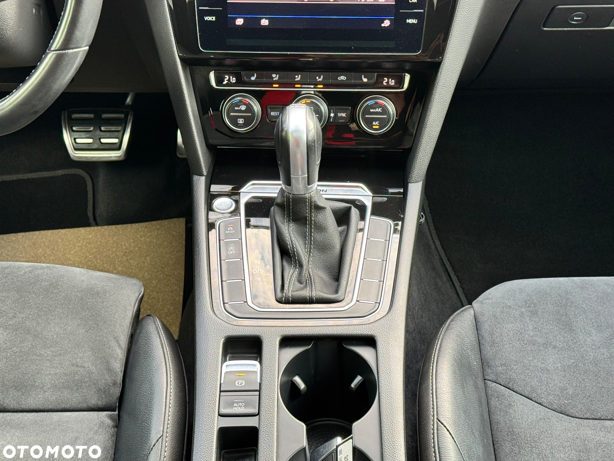 Volkswagen Arteon 2.0 TDI Bi-Turbo SCR 4Mot R-Line DSG - 25