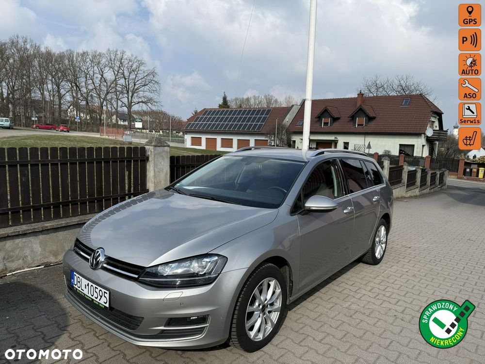 Volkswagen Golf - 1