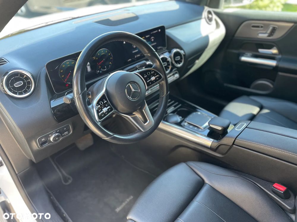 Mercedes-Benz GLA 250 4-Matic AMG Line - 12