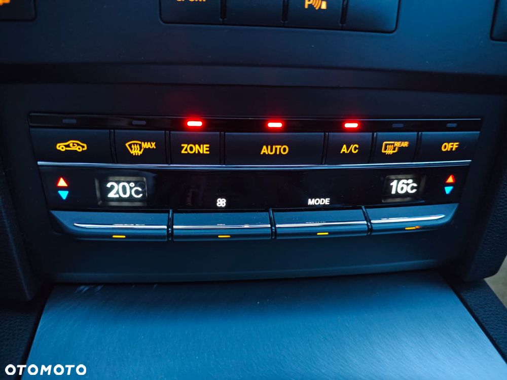 Mercedes-Benz Klasa E 250 CGI BlueEFFICIENCY Automatik Avantgarde - 31