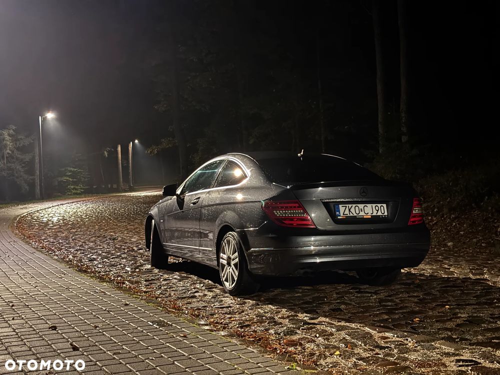 Mercedes-Benz C-Class 2012 photo 3