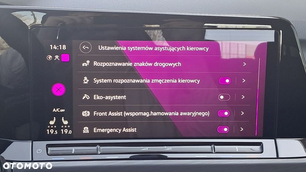 Volkswagen Golf 1.5 eTSI Style DSG - 25