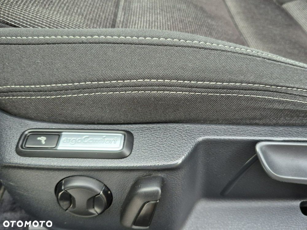 Volkswagen Passat Variant - 21