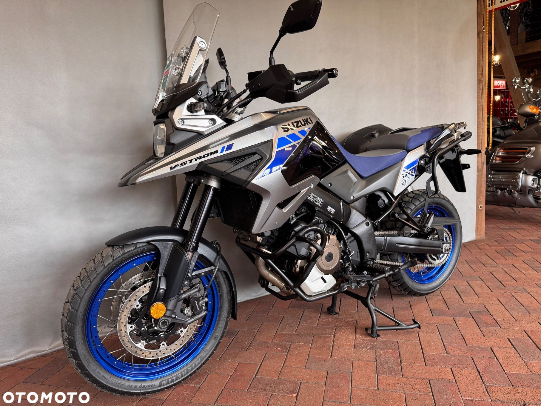 Suzuki DL - 5