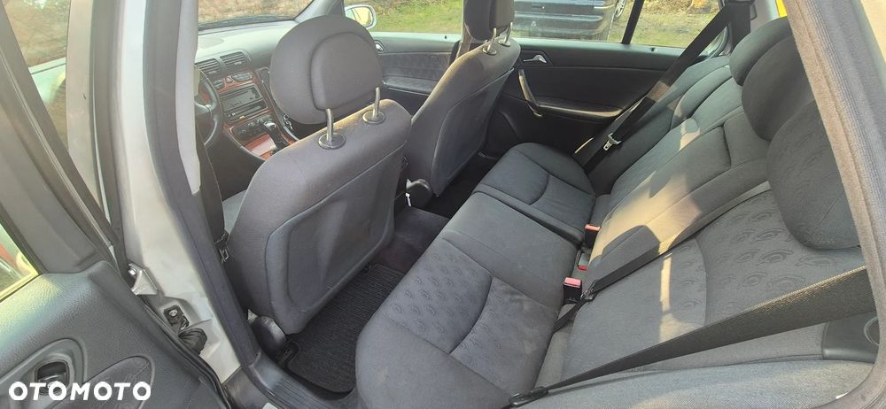 Mercedes-Benz Klasa C 180 T Kompressor Classic - 7