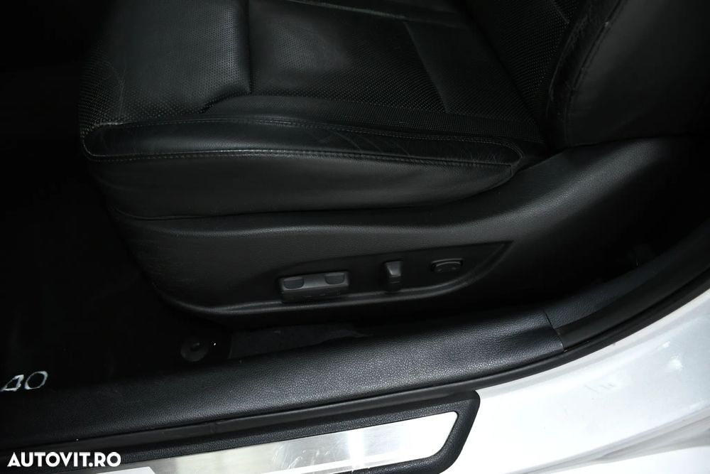 Hyundai i40 Kombi 1.7 CRDi DCT Premium - 23