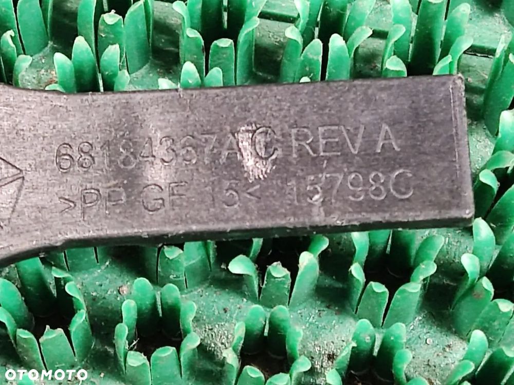 JEEP GRAND CHEROKEE WK2 3.0 CRD 16-21r Mocowanie Przekaźnika Świec Żarowych - 3