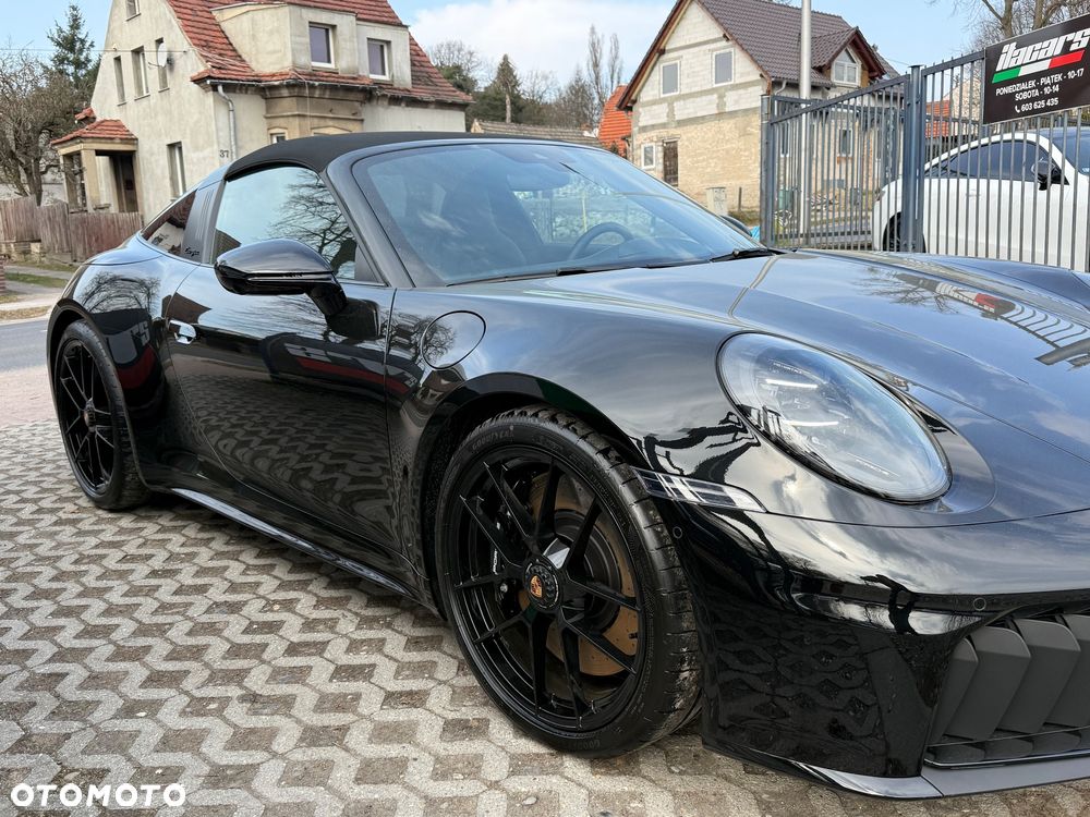 Porsche 911 Targa 4 GTS PDK - 6