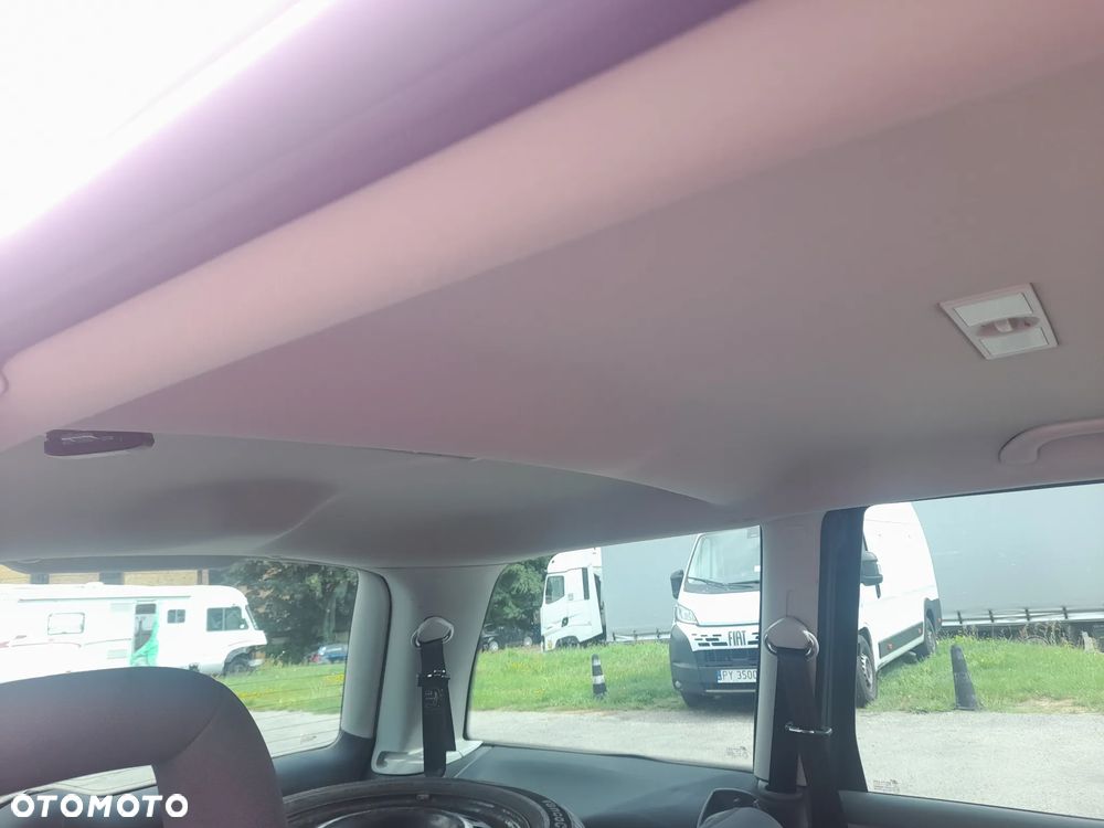 Volkswagen Sharan 2.0 TDI DPF Trendline - 23