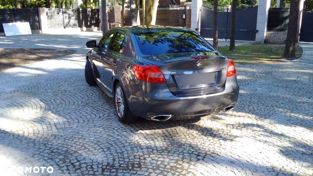 Suzuki Kizashi 2.4 Sport - 9