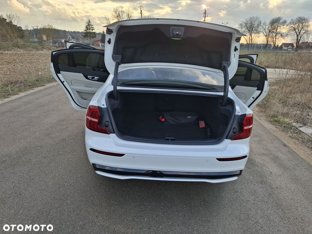 Volvo S60 B5 B Ultimate Dark - 8