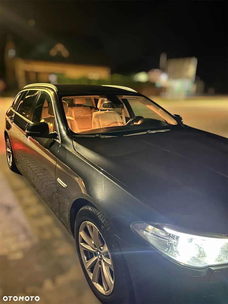 BMW Seria 5 525d xDrive Luxury Line - 9