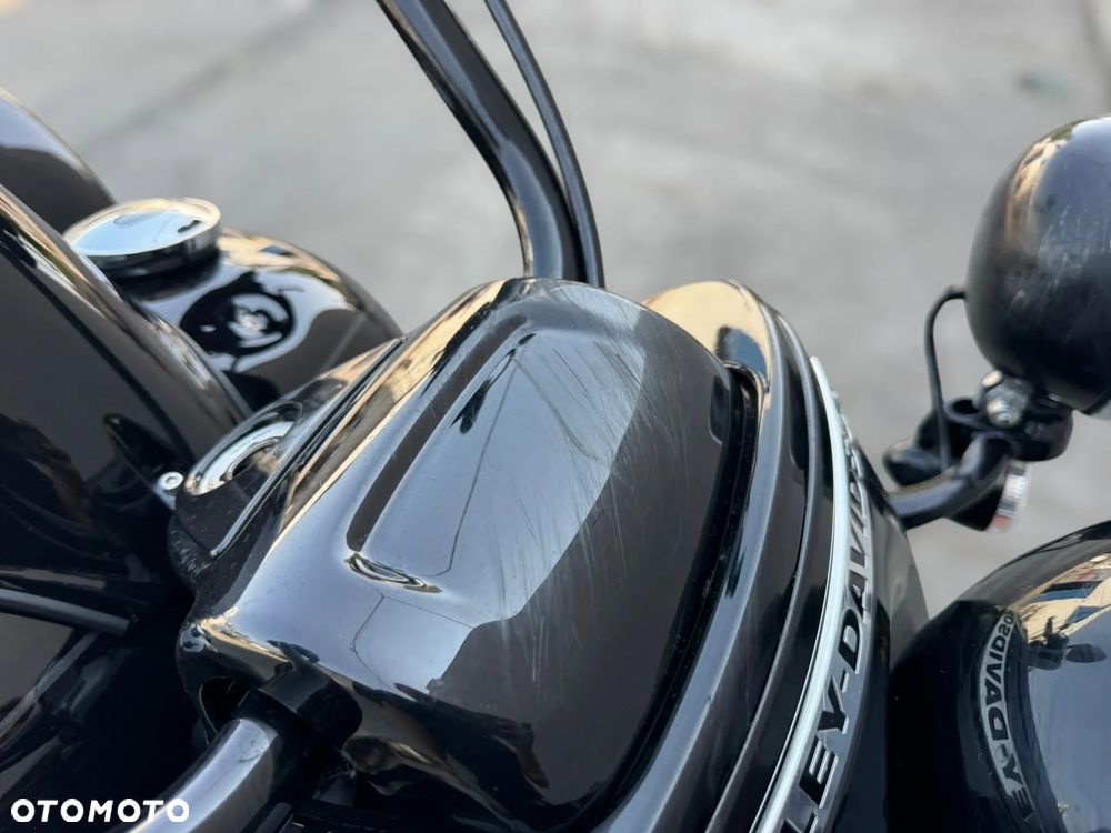 Harley-Davidson Trike Freewheeler - 18