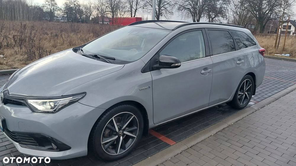 Toyota Auris Hybrid 135 Selection - 1
