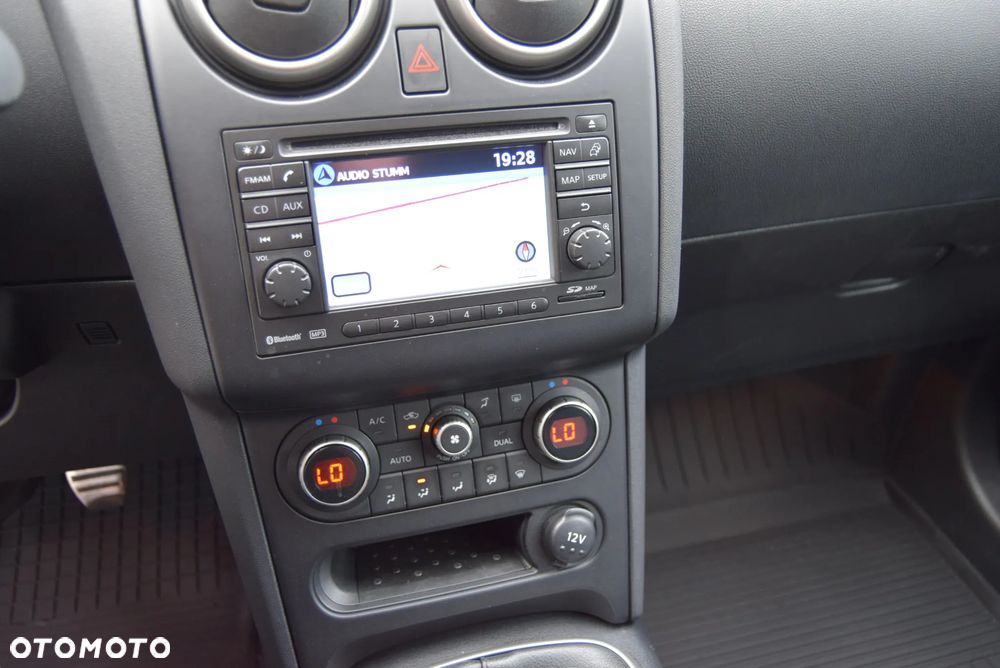 Nissan Qashqai 2.0 dCi 4 x 4 DPF tekna - 22